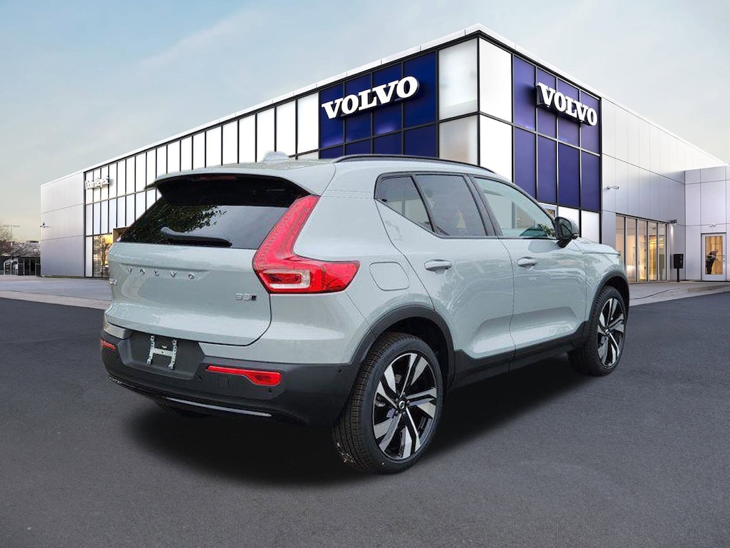 New 2026 Volvo XC40 B5 Plus SUV