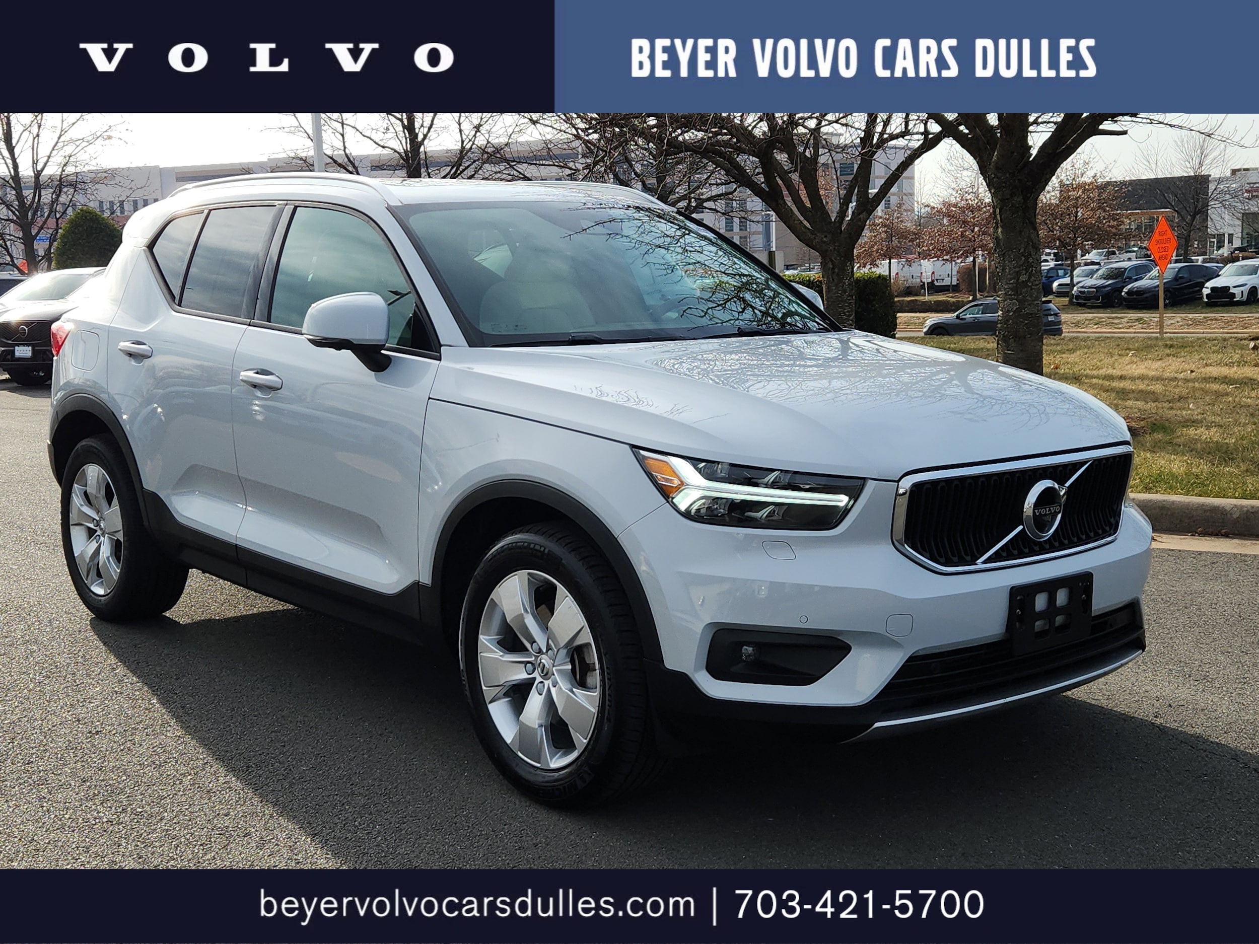 2020 Volvo XC40 Momentum's photo