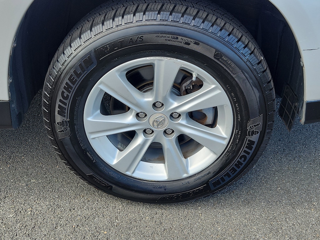 Used 2013 Toyota Highlander Base Plus V6 4WD V6 SE