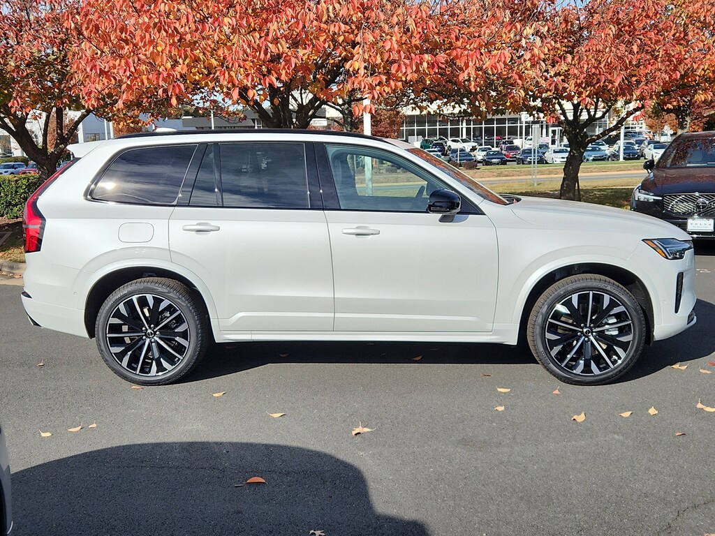 New 2026 Volvo XC90 plug-in hybrid T8 Ultra Dark Theme 7-Seater SUV