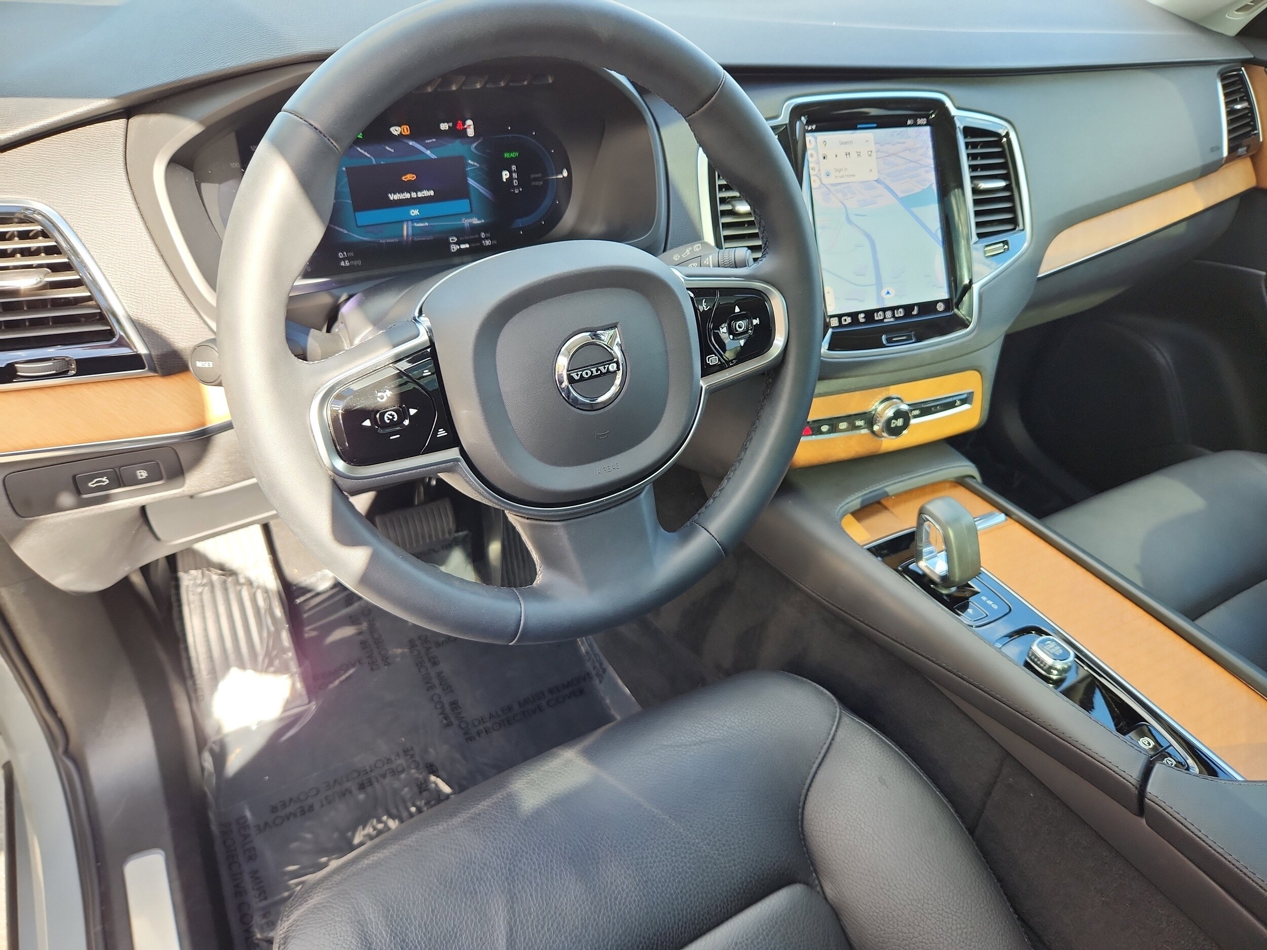 2024 Volvo XC90 Recharge T8 Plus photo 2