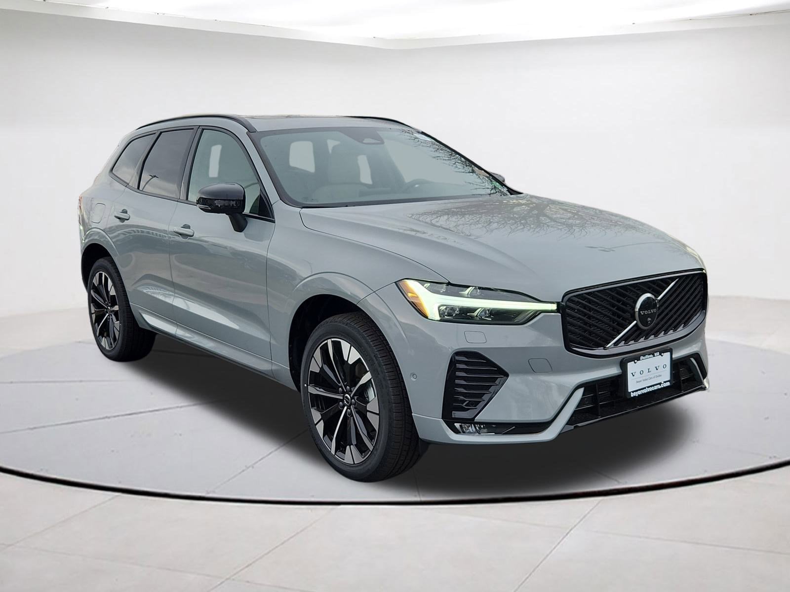 2026 Volvo XC60 Plus's photo