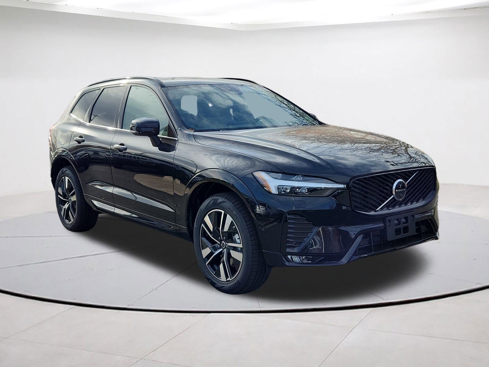 2026 Volvo XC60 Plus's photo