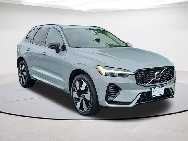 2024 Volvo XC60 T8 Ultimate Dark Theme AWD's photo
