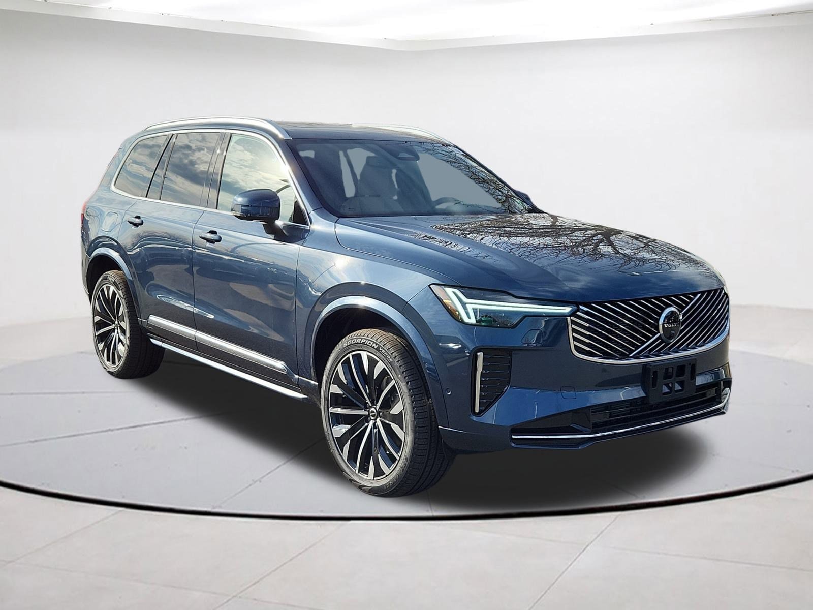 2026 Volvo XC90 Plus's photo