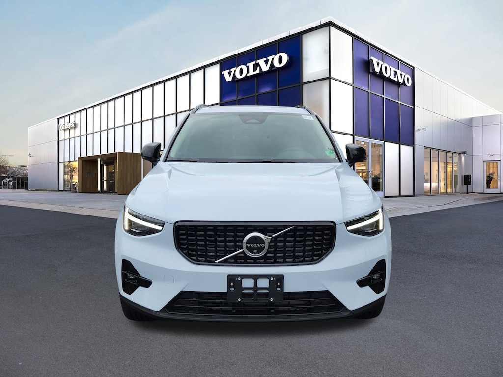New 2026 Volvo XC40 B5 Plus SUV