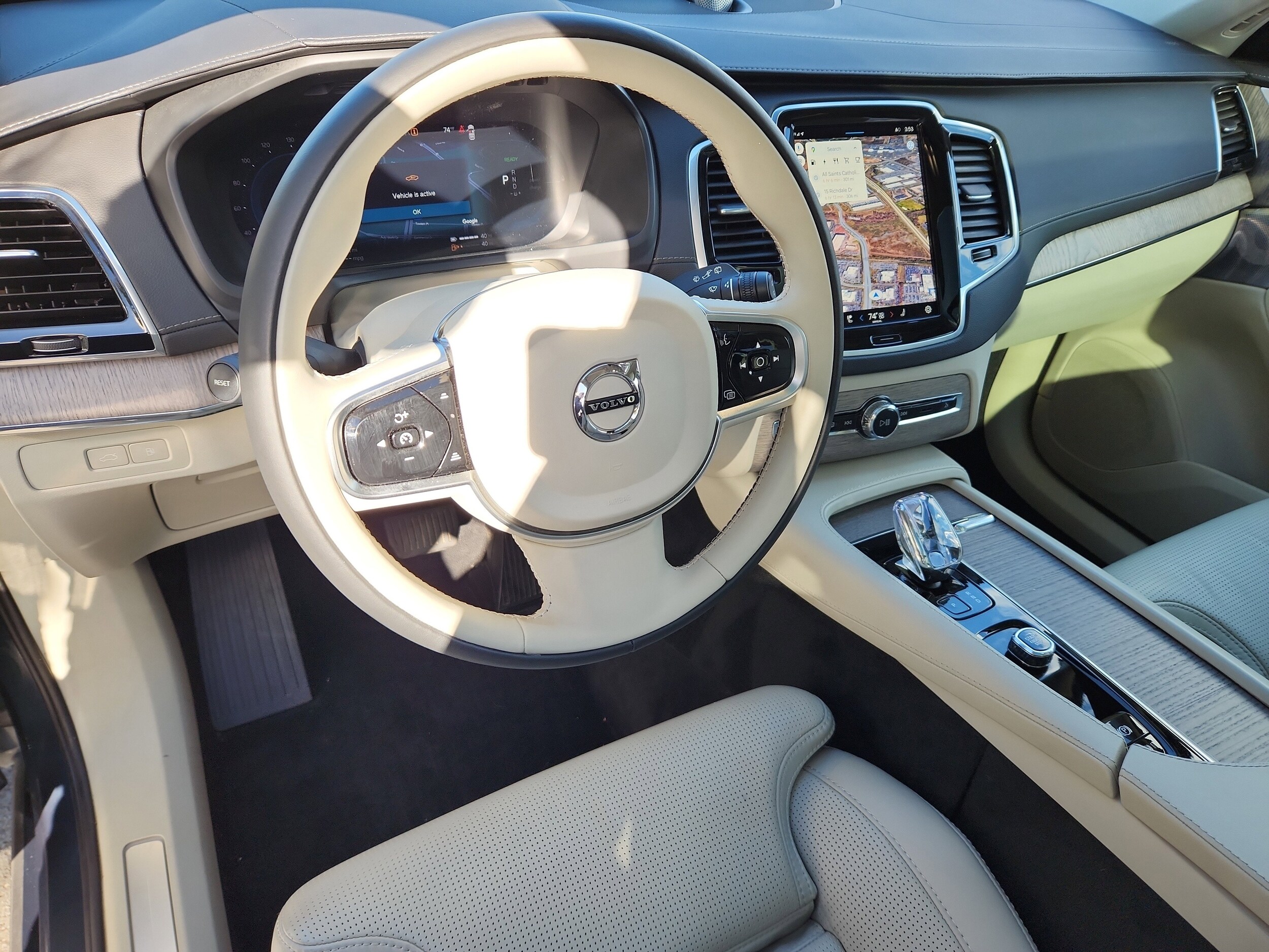 2024 Volvo XC90 Recharge T8 Ultimate photo 2