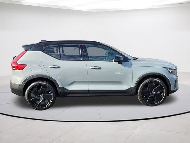 2026 Volvo XC40 Ultra Black Edition - Photo 3