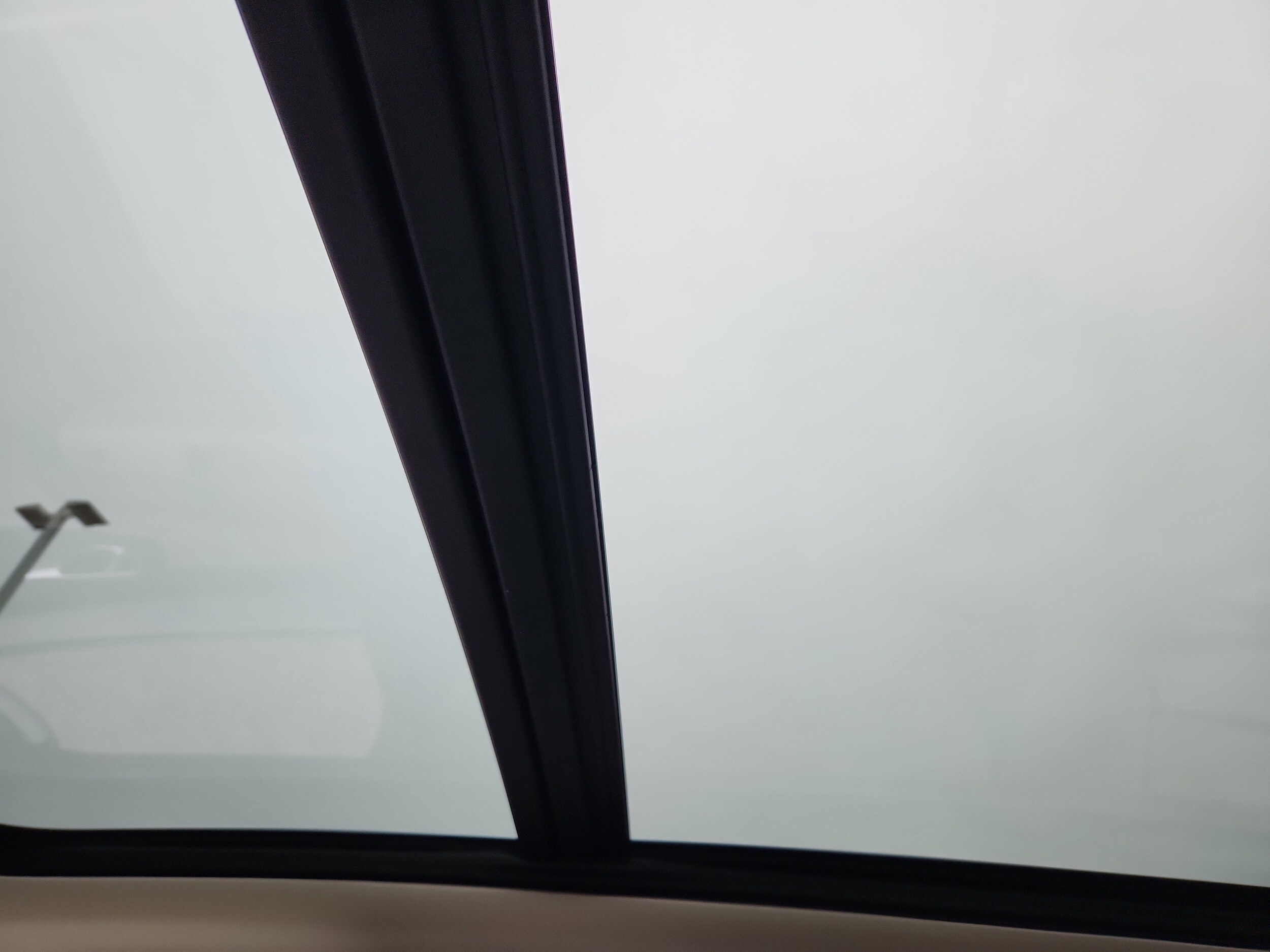 2024 Volvo XC60 B5 Ultimate photo 3