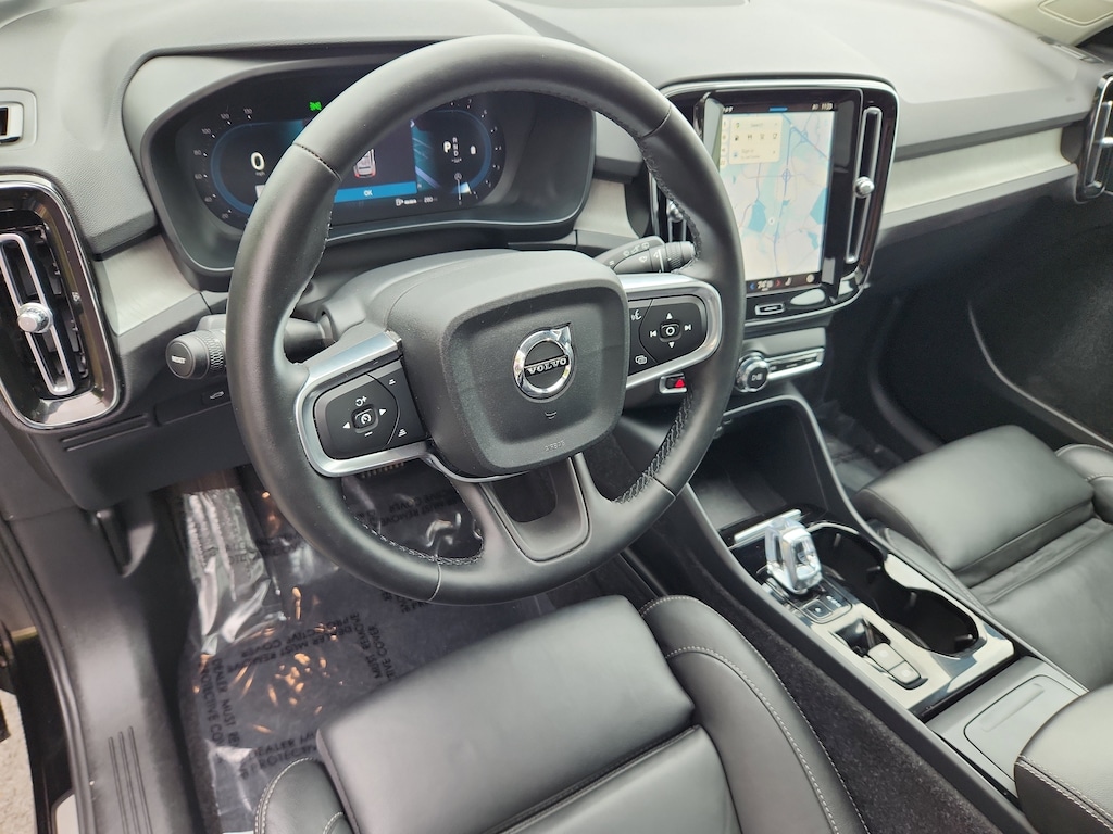 Certified 2025 Volvo XC40 B5 Plus Dark Theme B5 AWD Plus Dark Theme
