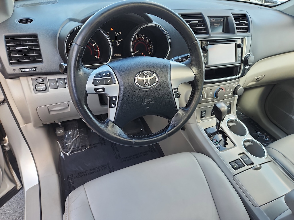 Used 2013 Toyota Highlander Base Plus V6 4WD V6 SE