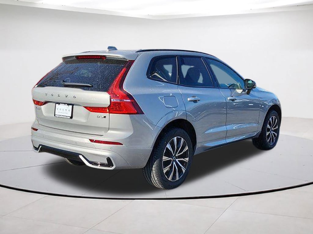New 2025 Volvo XC60 B5 Core SUV