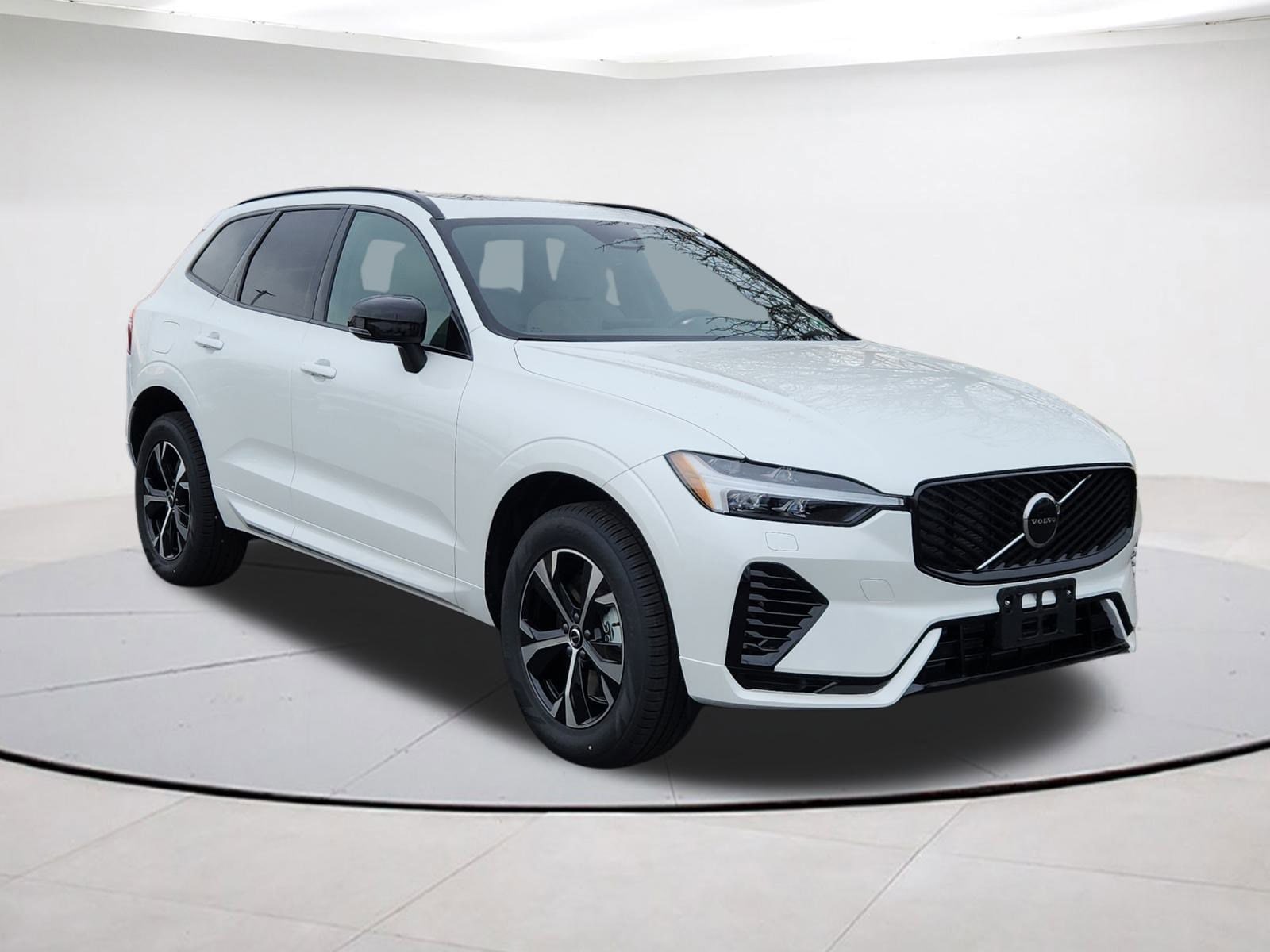 2026 Volvo XC60 Core's photo