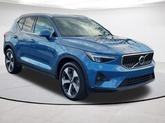2025 Volvo XC40 B5 Plus Bright Theme SUV