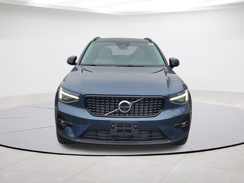 New 2026 Volvo XC40 B5 Plus SUV