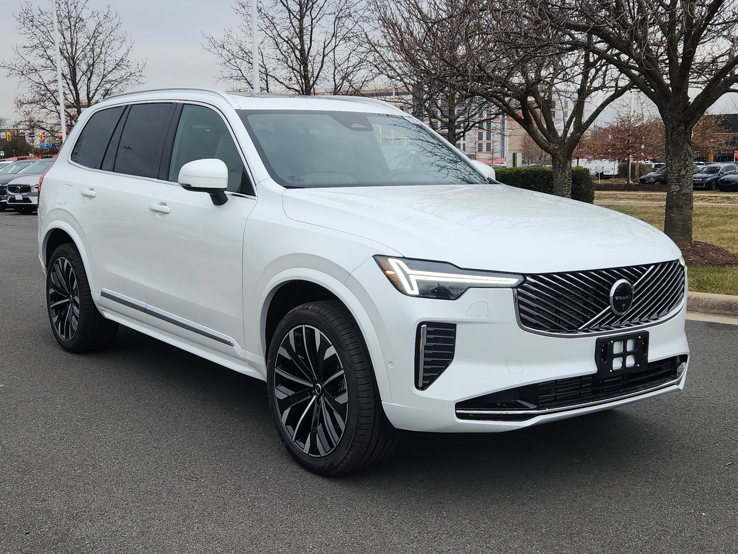 2026 Volvo XC90 Plus's photo