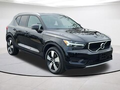 2019 Volvo XC40 Momentum SUV
