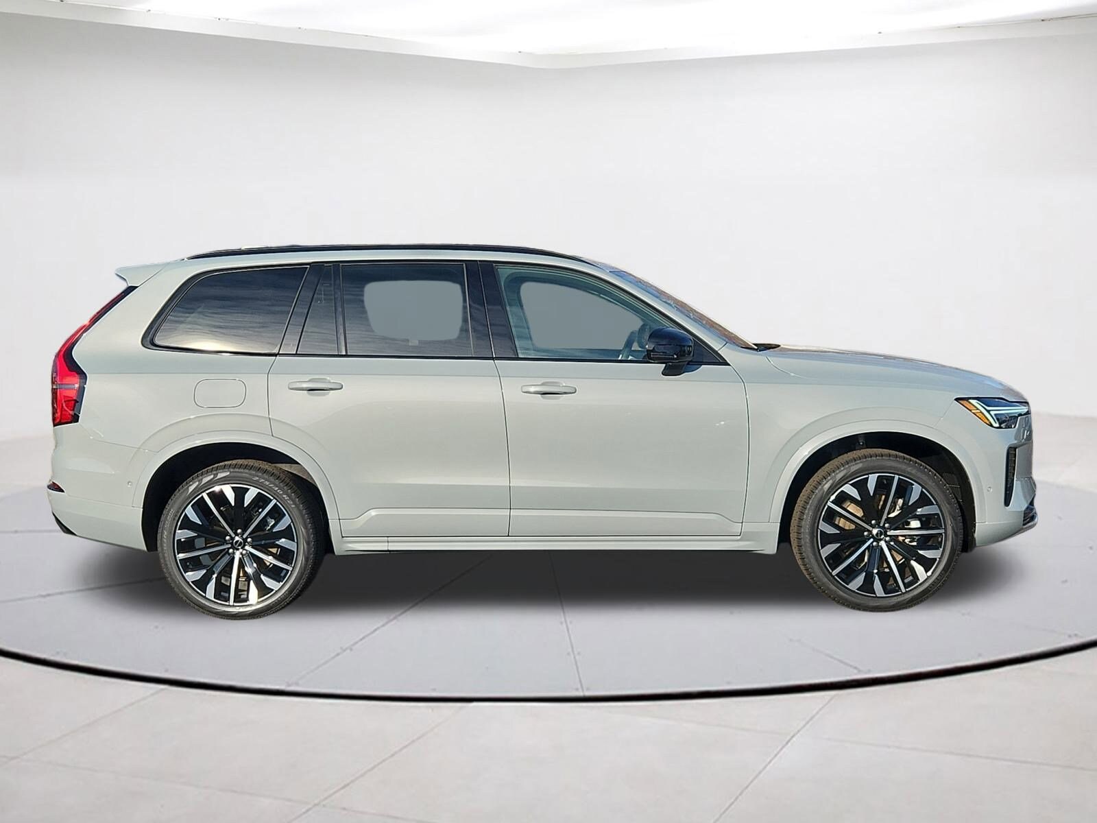 2026 Volvo XC90 photo 3
