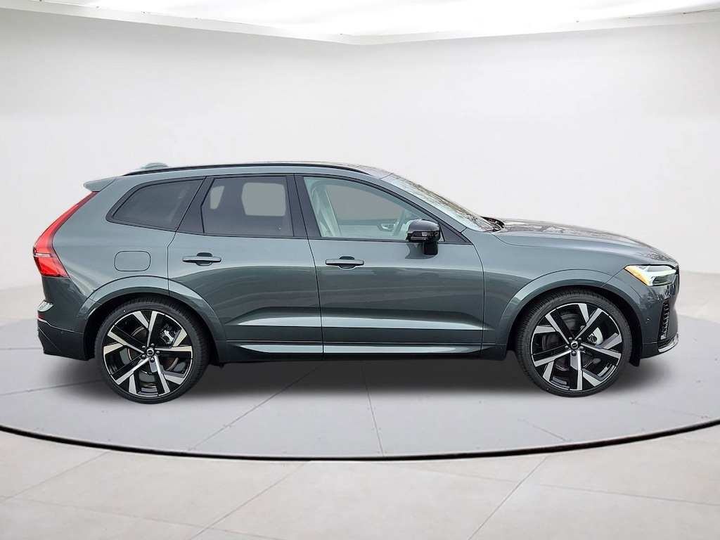 New 2026 Volvo XC60 plug-in hybrid T8 Ultra SUV