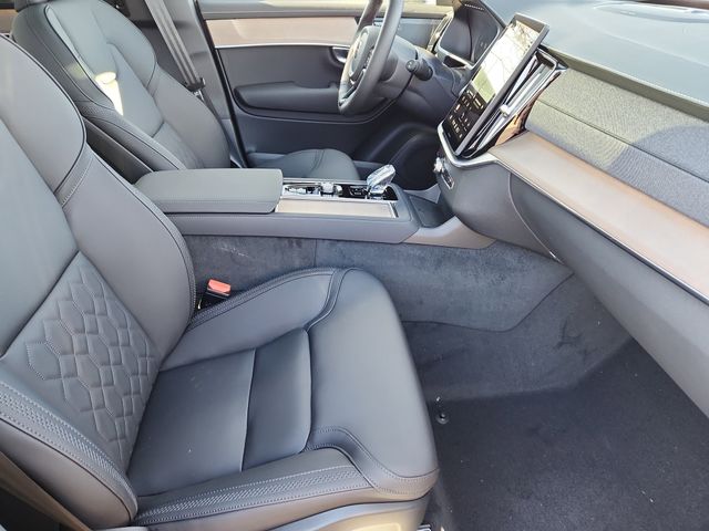 2026 Volvo XC90 Plus - Photo 26