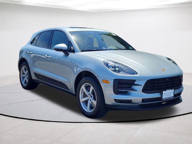 2021 Porsche Macan -'s photo