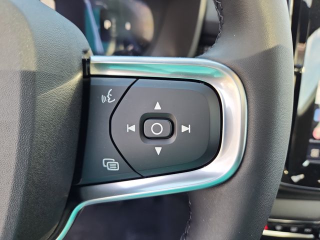 2026 Volvo XC40 Ultra Black Edition - Photo 15