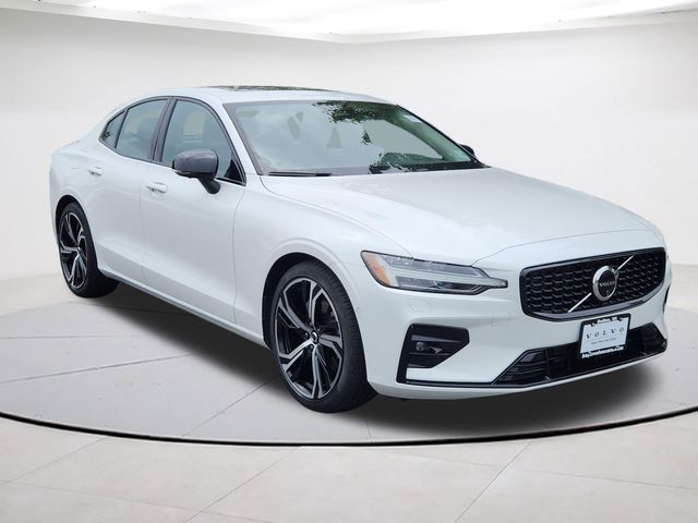 2025 Volvo S60 Plus