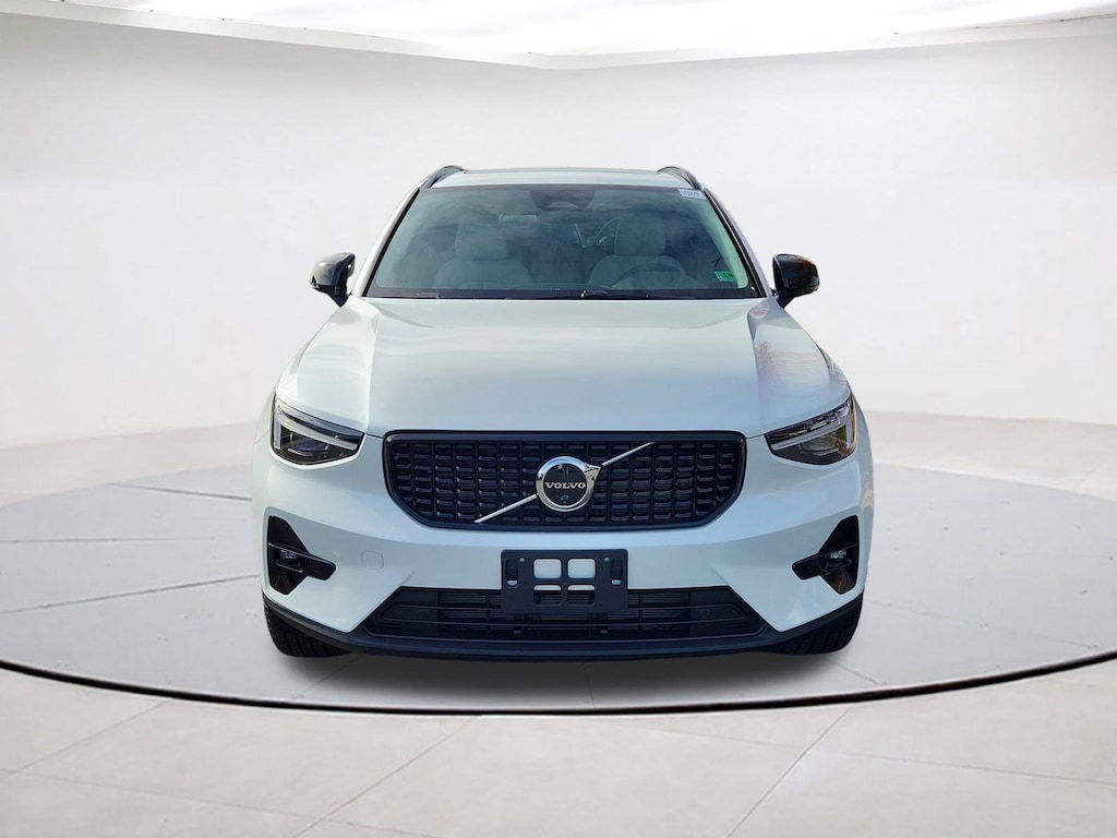 New 2026 Volvo XC40 B5 Ultra SUV