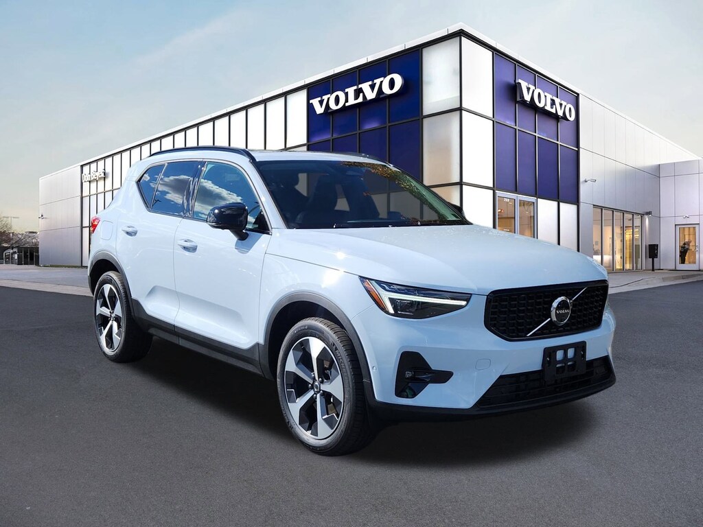 New 2026 Volvo XC40 B5 Plus SUV