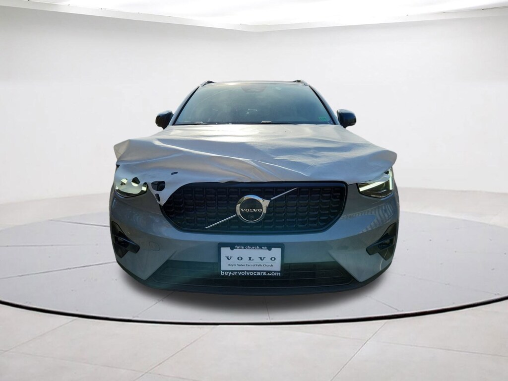 New 2026 Volvo XC40 B5 Ultra SUV