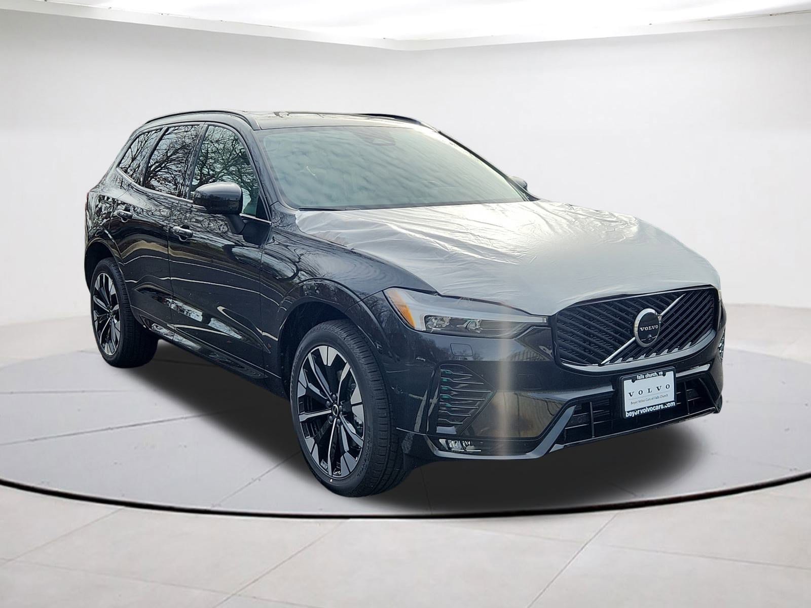 2026 Volvo XC60 Plus's photo