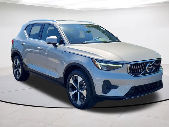 2025 Volvo XC40 B5 Plus Bright AWD's photo
