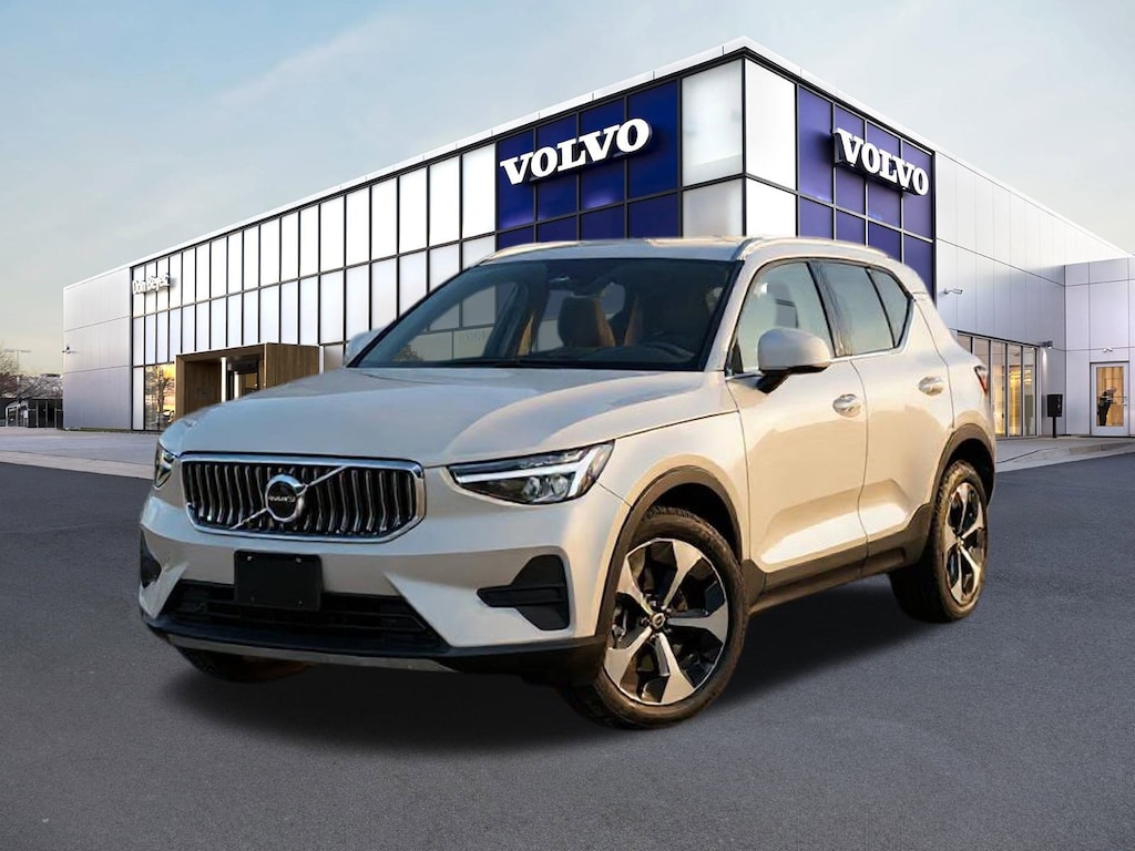 New 2026 Volvo XC40 B5 Core SUV