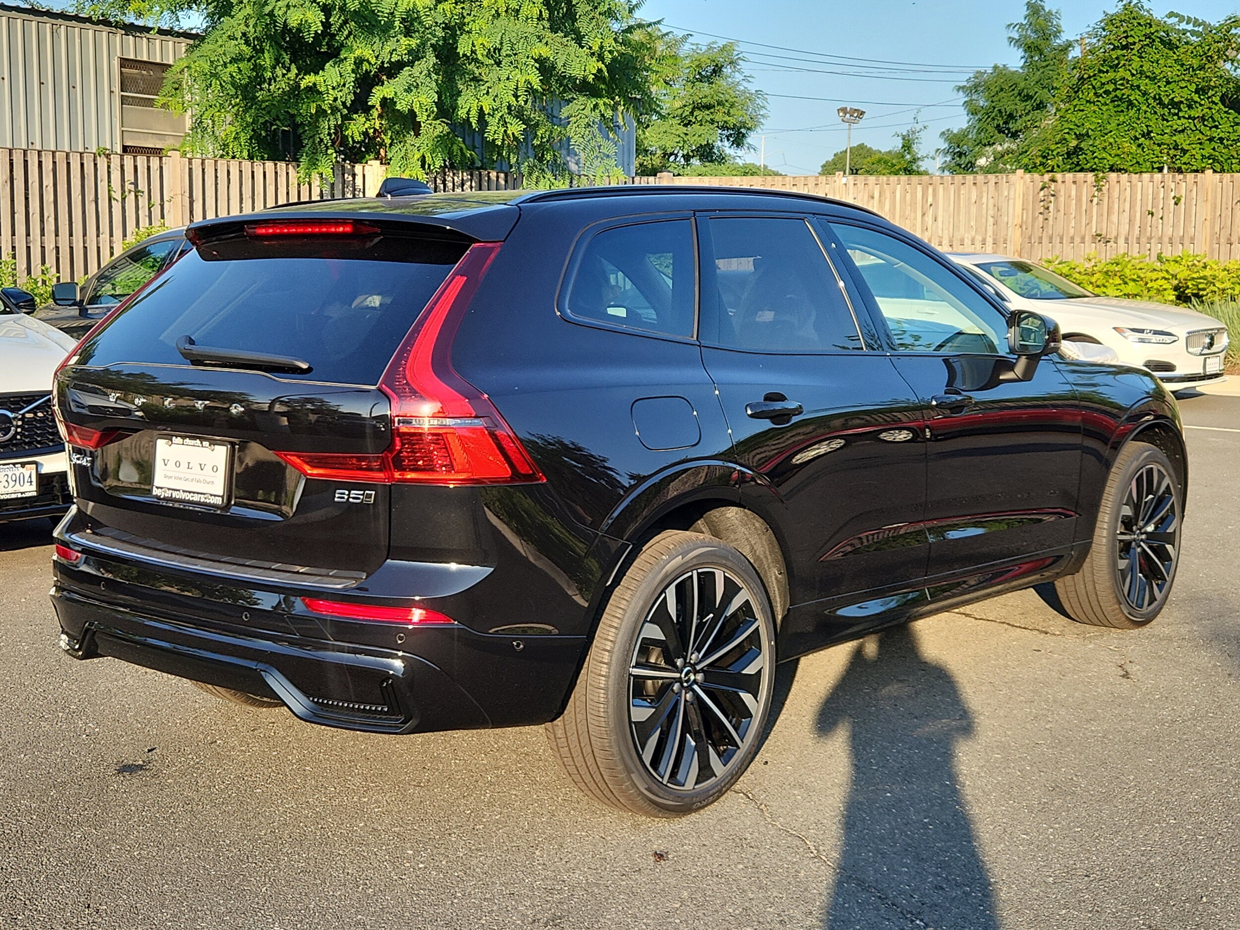 2026 Volvo XC60 B5 photo 2