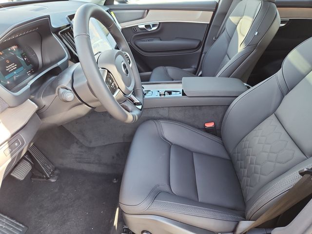 2026 Volvo XC90 Plus - Photo 18