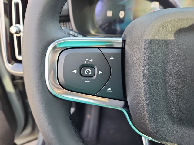 2026 Volvo XC40 Ultra Black Edition - Photo 14