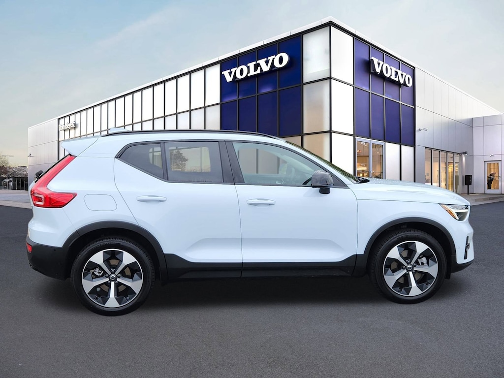 New 2026 Volvo XC40 B5 Plus SUV