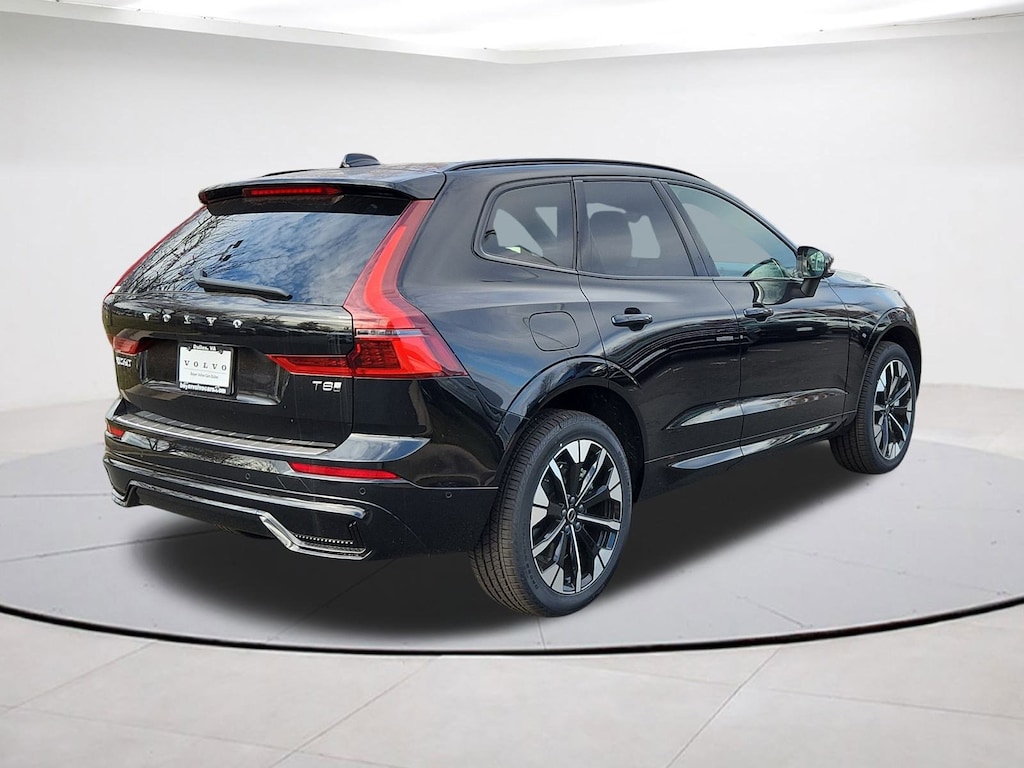 New 2026 Volvo XC60 plug-in hybrid T8 Plus SUV