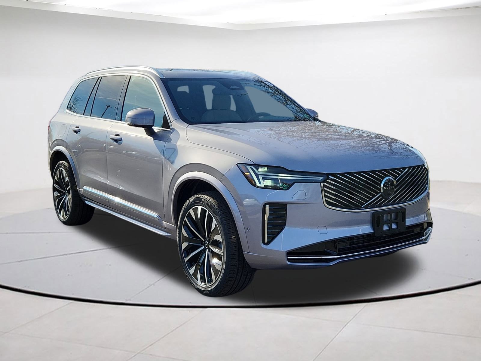 2026 Volvo XC90 Plus's photo