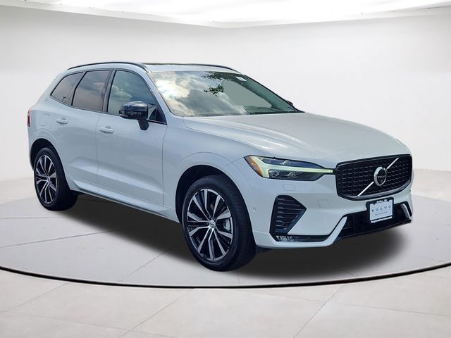 2025 Volvo XC60 B5 Plus Dark AWD's photo