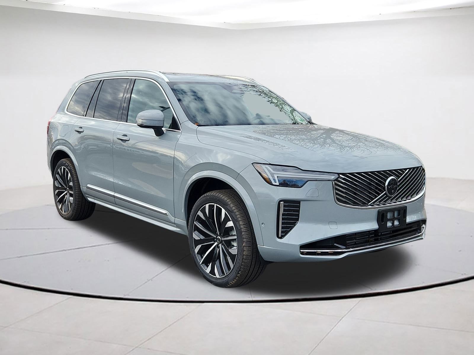 2026 Volvo XC90 Plus's photo