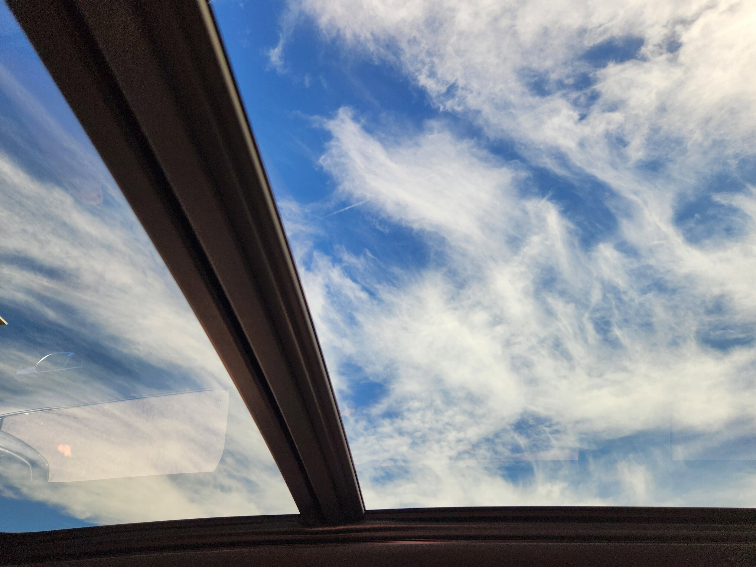 2025 Volvo XC60 B5 photo 2