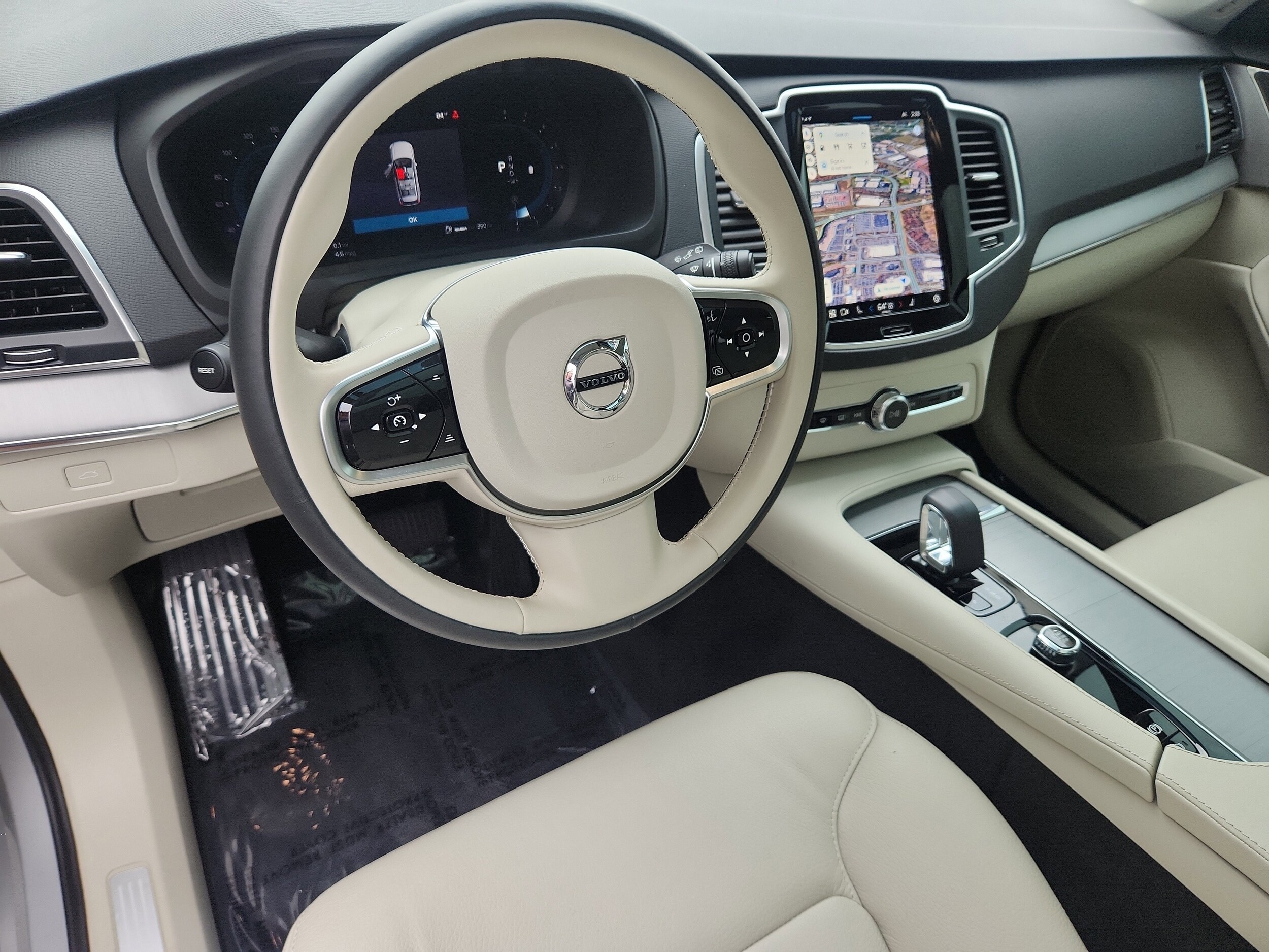 2024 Volvo XC90 B5 AWD Core photo 2