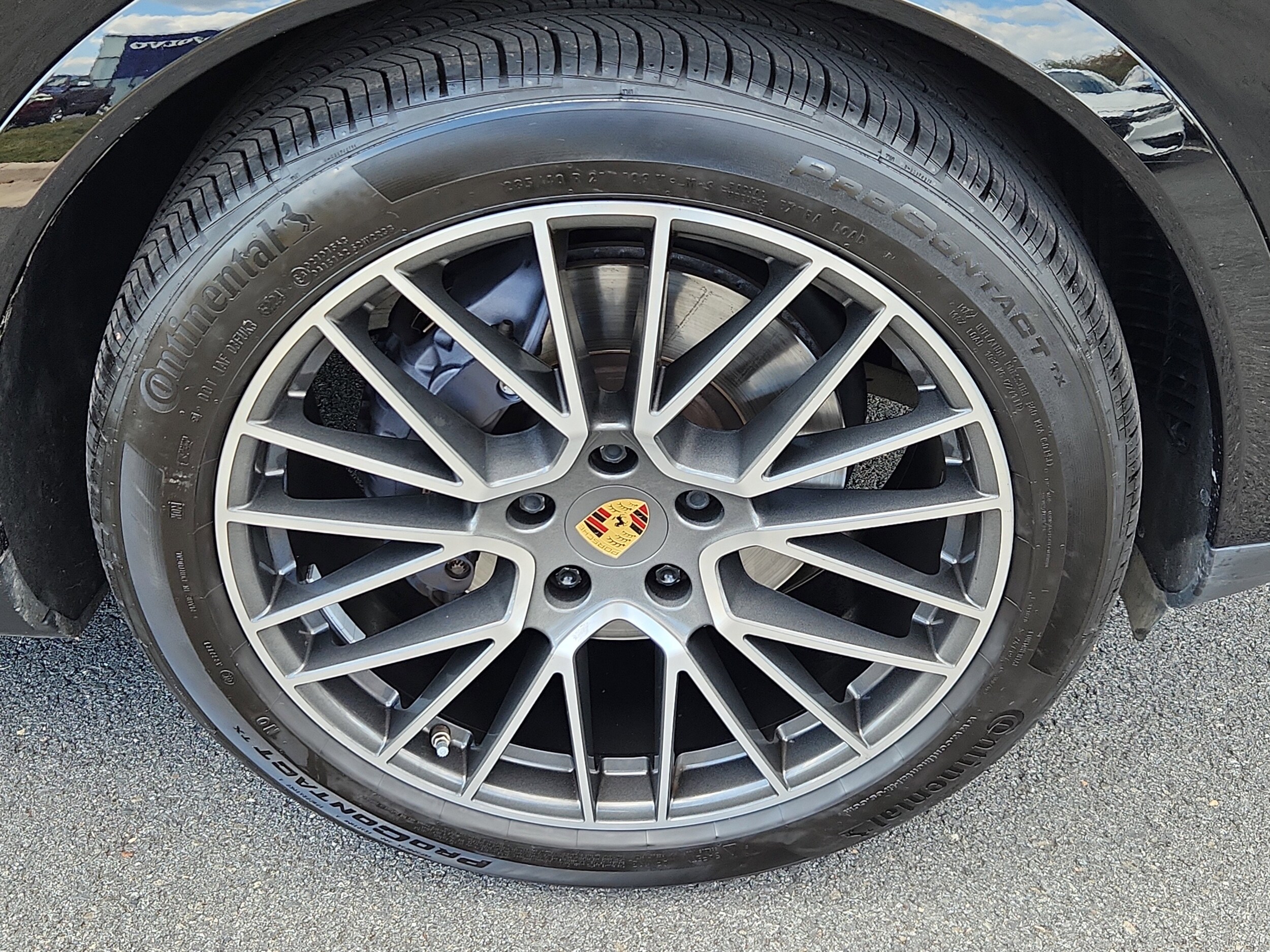2022 Porsche Cayenne E-Hybrid Coupe photo 3