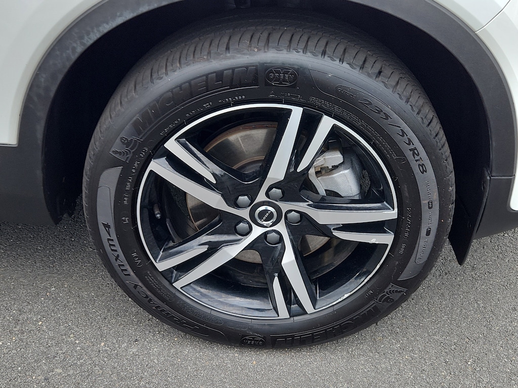 Certified 2025 Volvo XC40 B5 Core B5 AWD Core Bright Theme