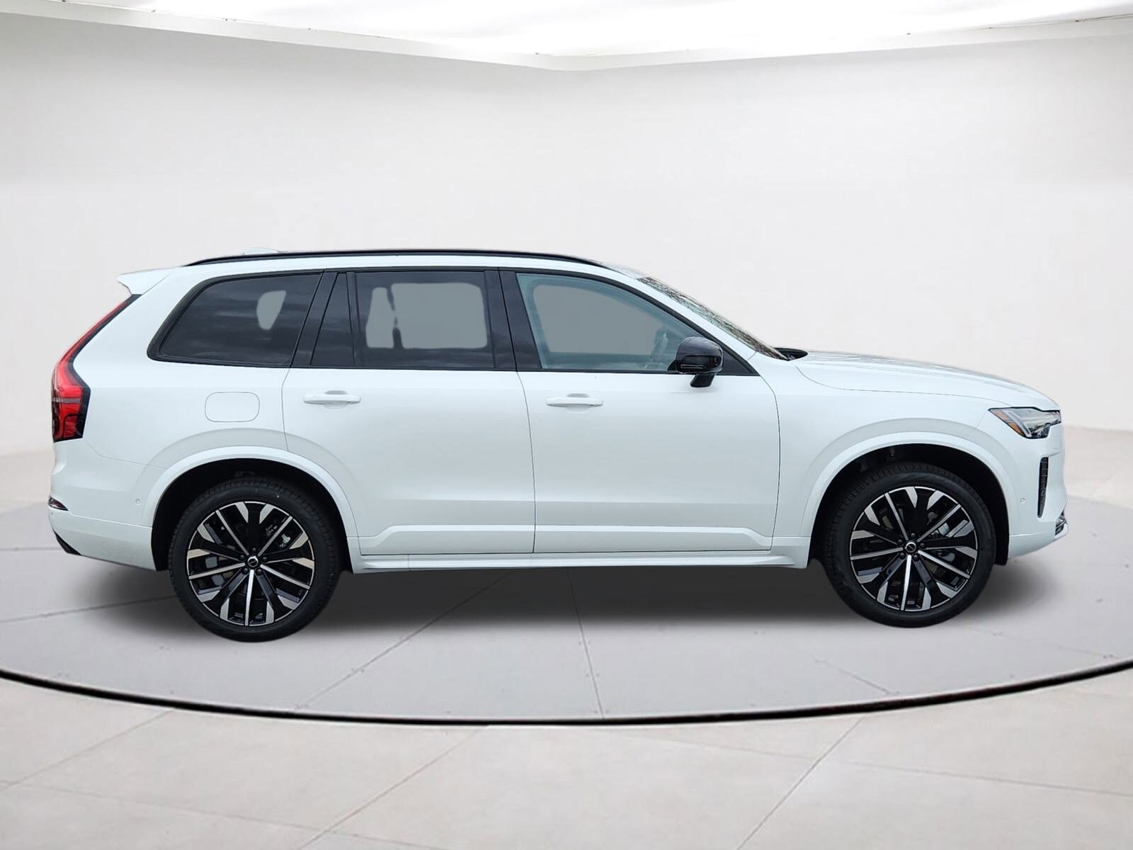 2026 Volvo XC90 AWD photo 3