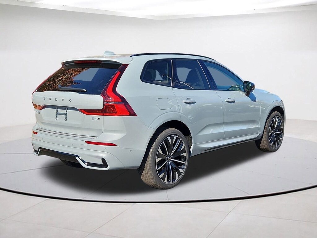 New 2026 Volvo XC60 B5 Ultra SUV