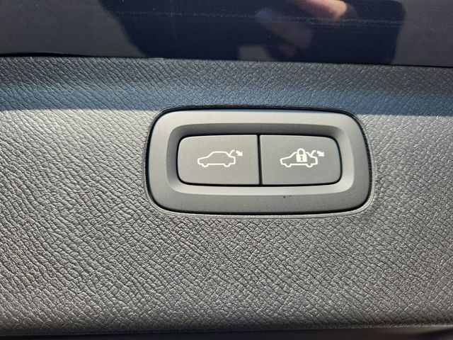 2026 Volvo XC90 Plus - Photo 8