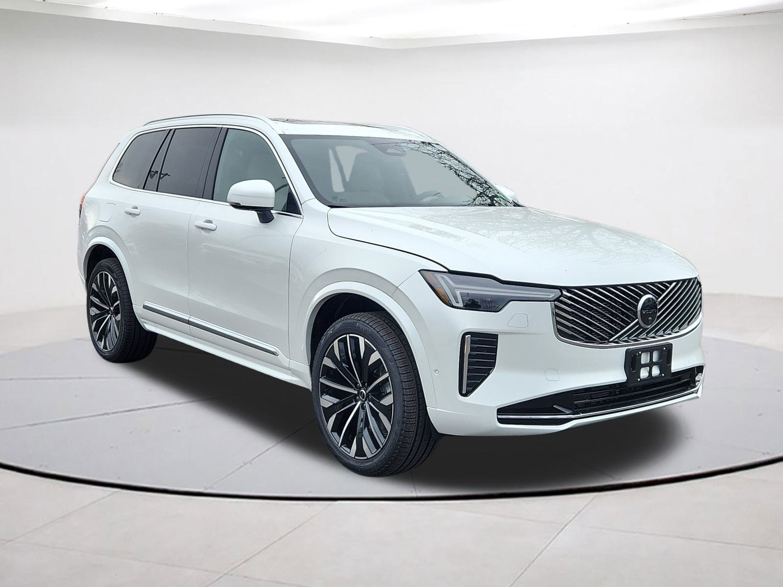 2026 Volvo XC90 Plus's photo