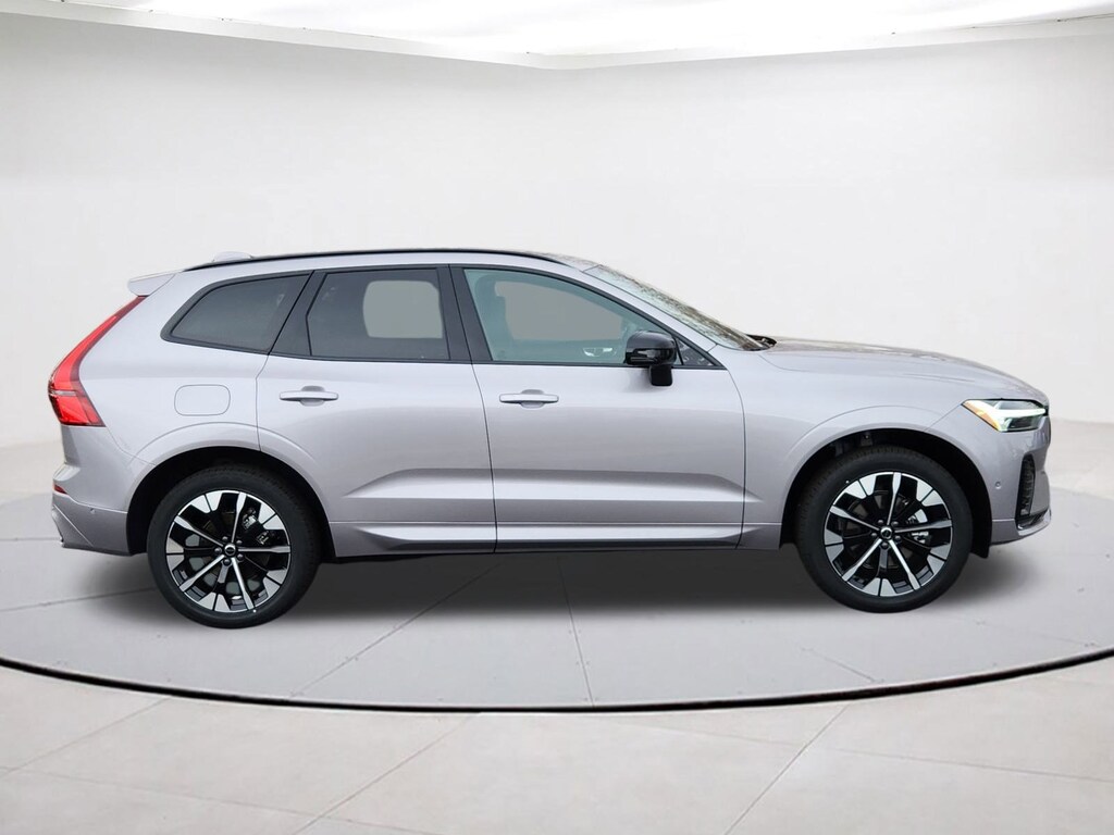 New 2026 Volvo XC60 B5 Plus SUV